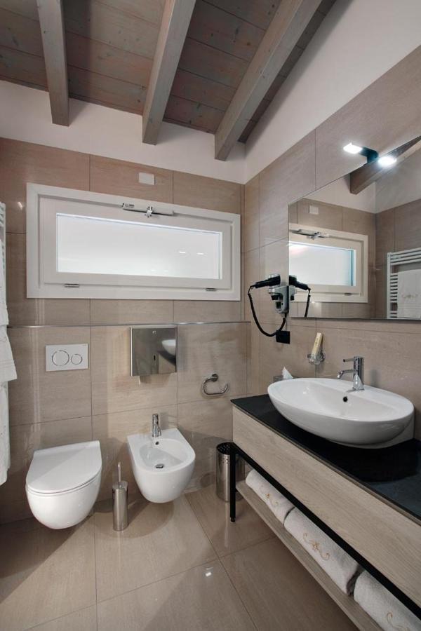 Residence Caffe Maya Maslianico Екстер'єр фото