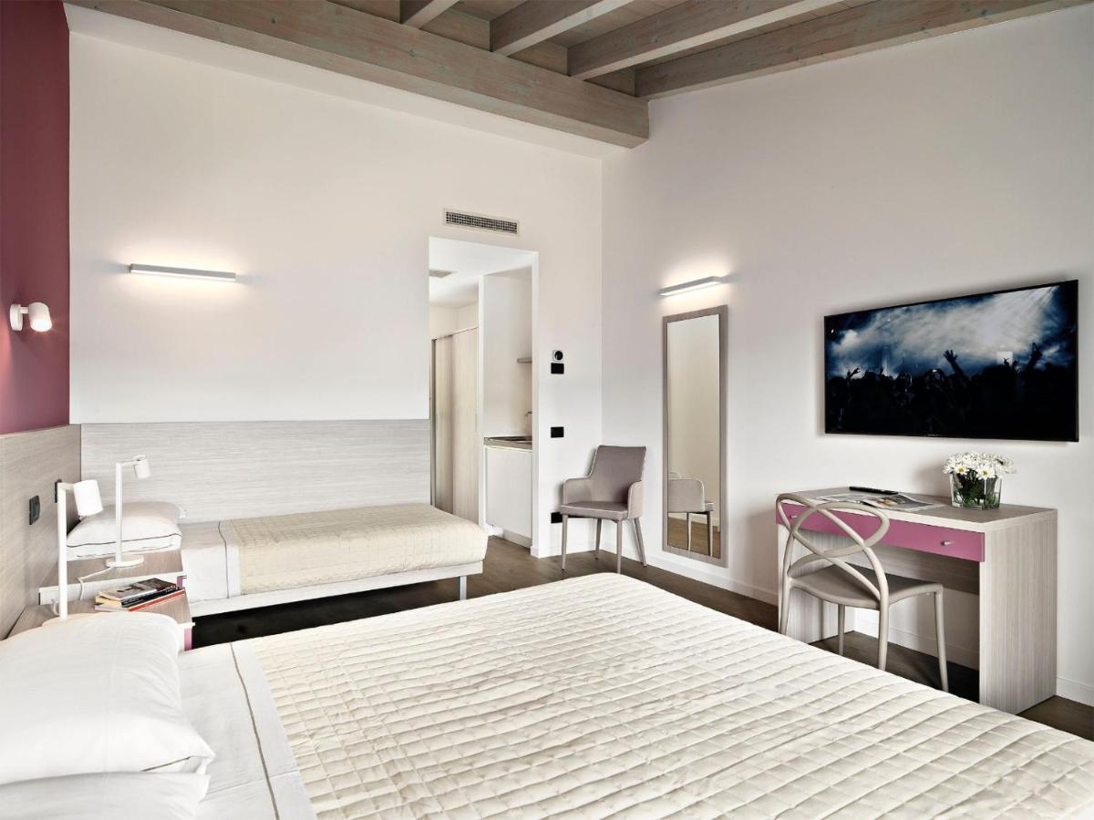 Residence Caffe Maya Maslianico Екстер'єр фото