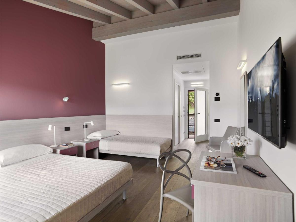 Residence Caffe Maya Maslianico Екстер'єр фото