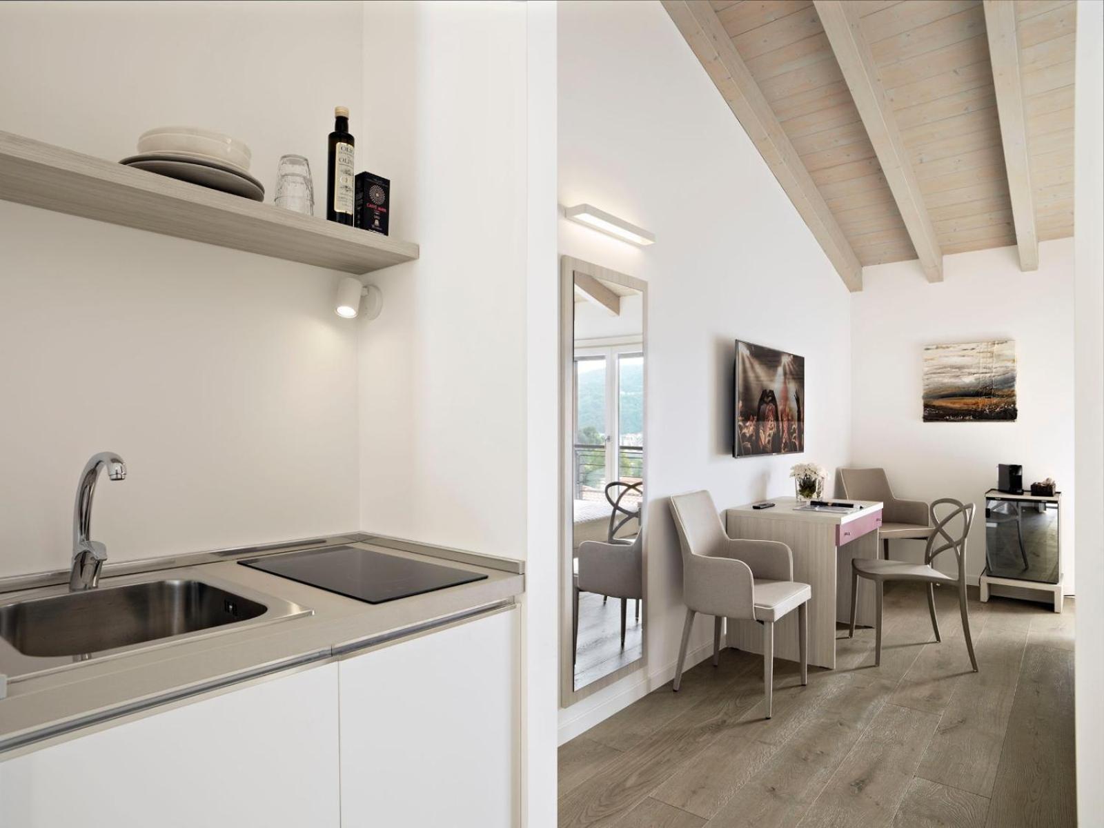 Residence Caffe Maya Maslianico Екстер'єр фото