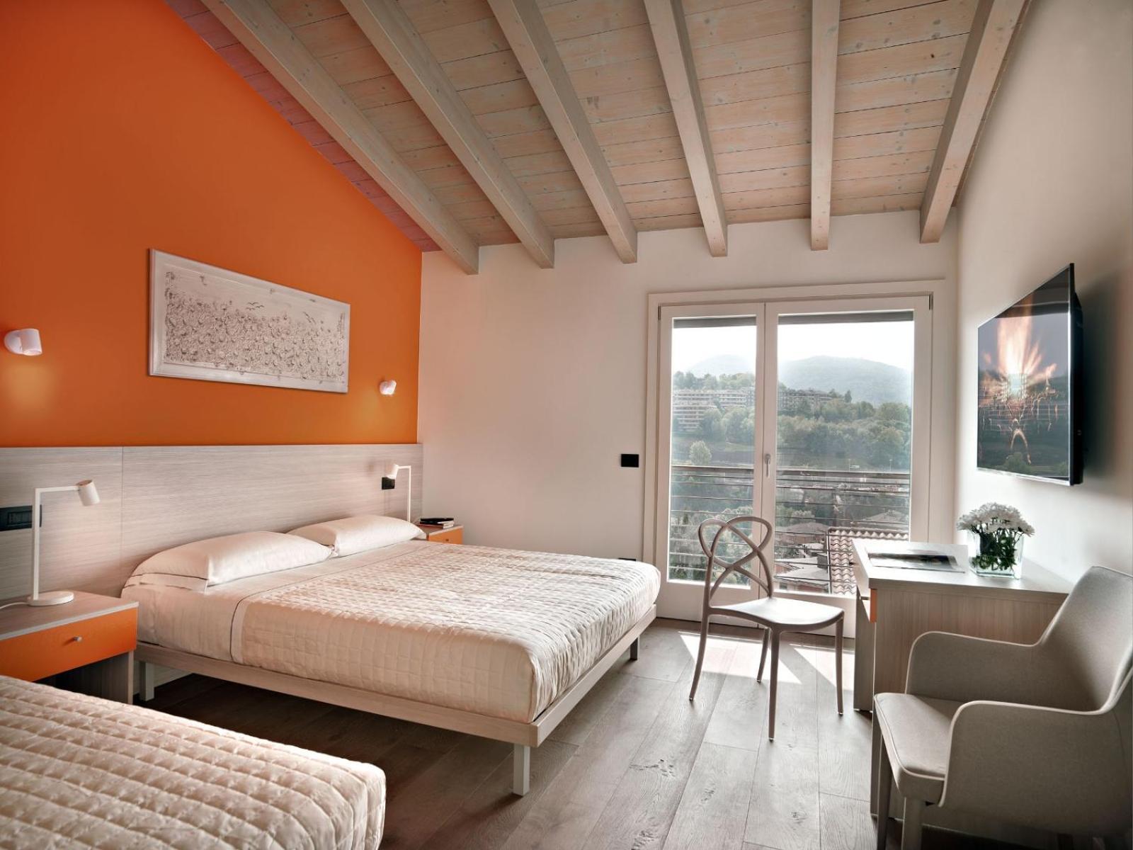 Residence Caffe Maya Maslianico Екстер'єр фото